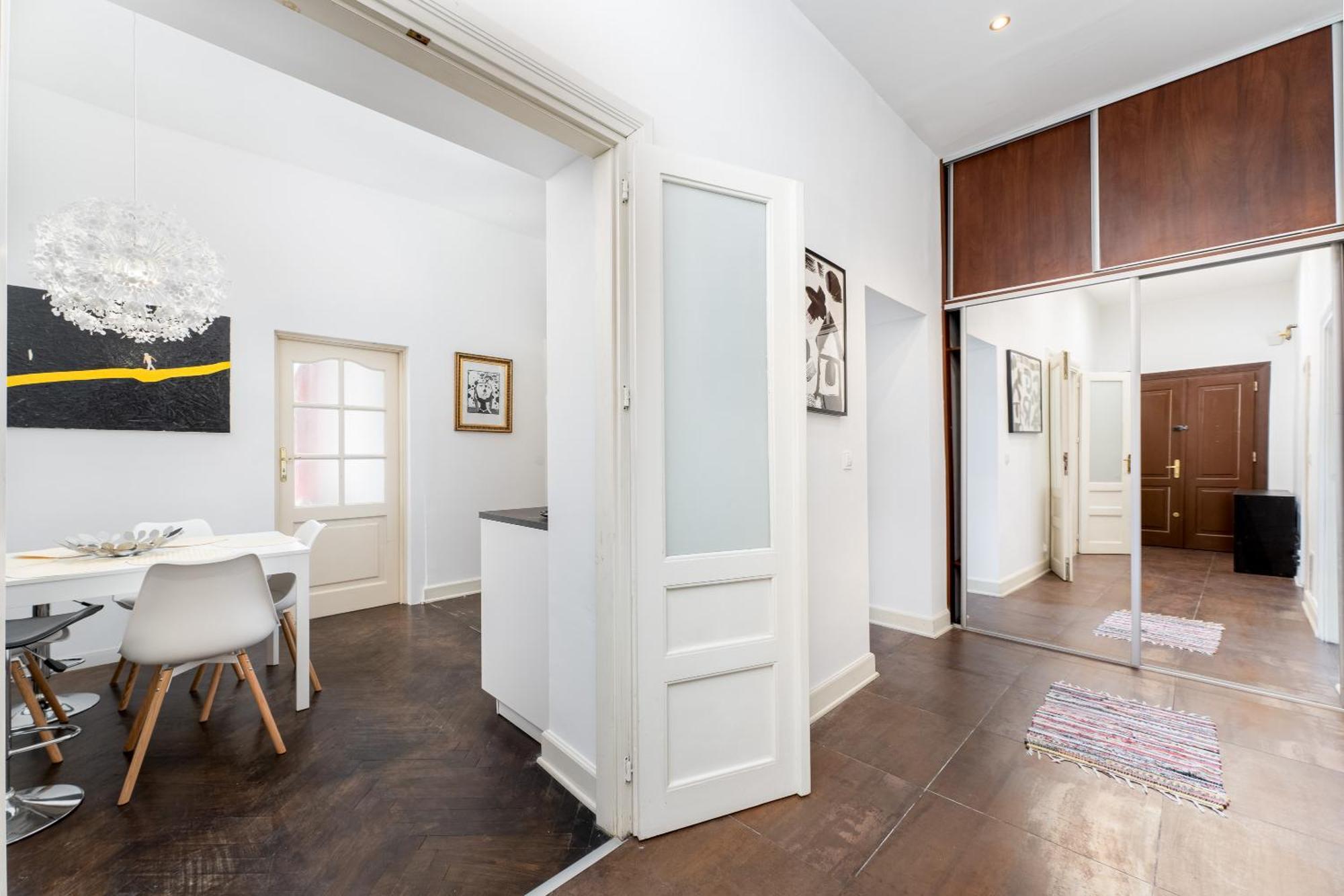 Old Town Spacious Apartment Краков Экстерьер фото