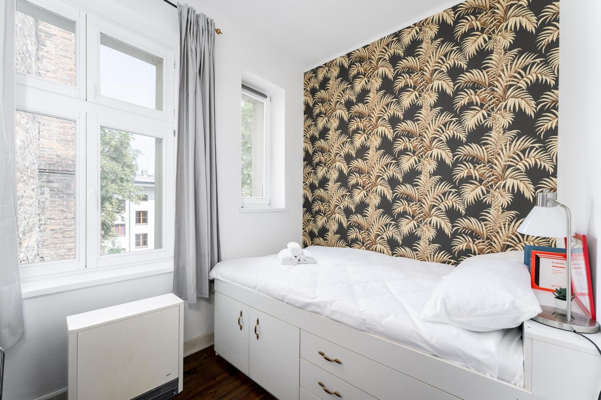 Old Town Spacious Apartment Краков Экстерьер фото